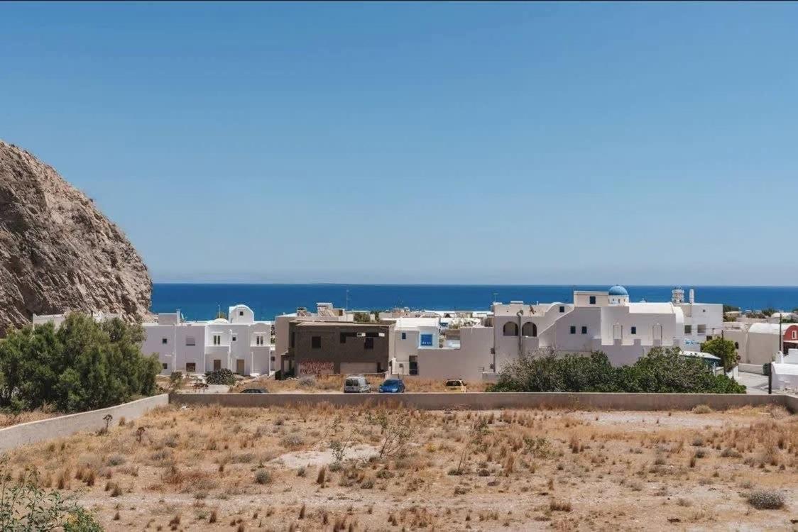 Santorini Seaside Retreat - Flora'S Summer Escape Perissa  Exterior foto