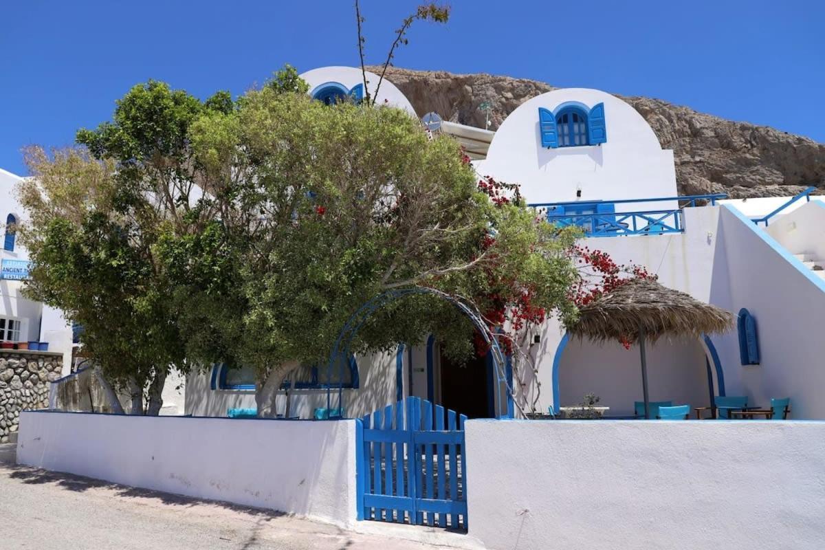 Santorini Seaside Retreat - Flora'S Summer Escape Perissa  Exterior foto