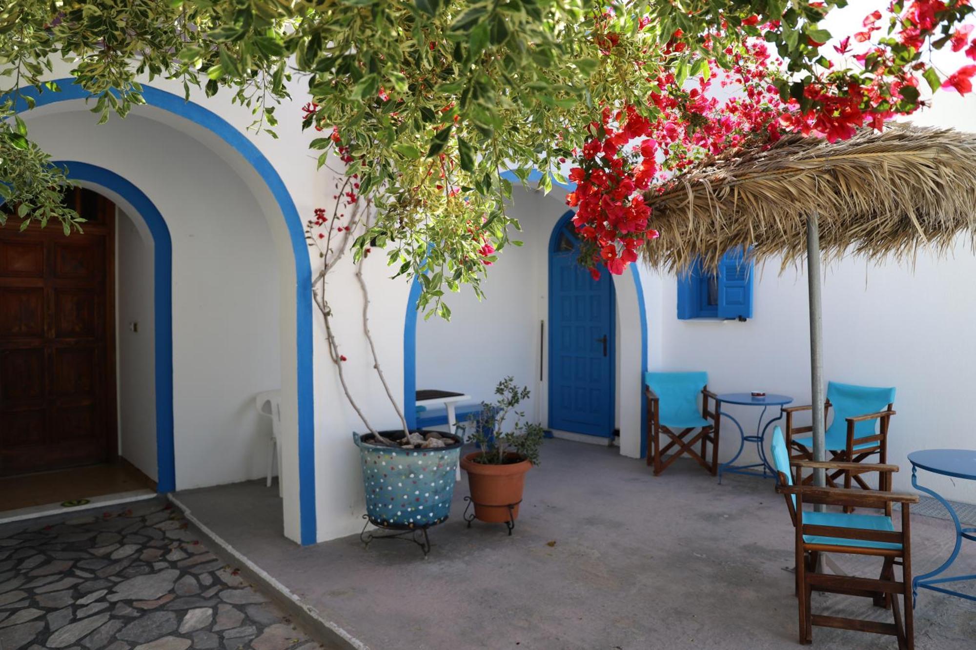 Santorini Seaside Retreat - Flora'S Summer Escape Perissa  Exterior foto